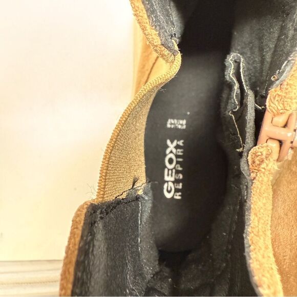 Geox Suede Brown Waterproof Lug Sole Chelsea Boots Size 40 - Picture 8 of 8